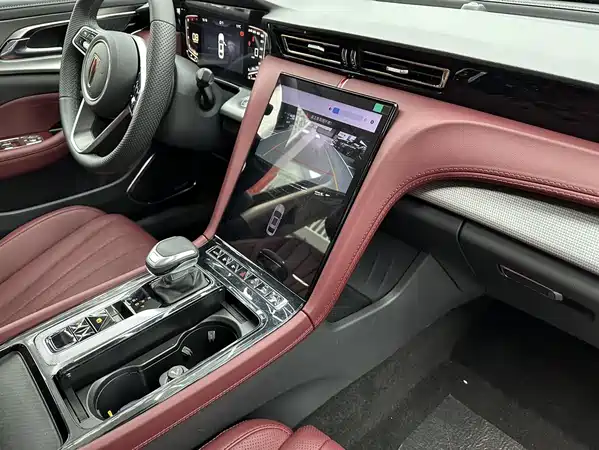 Hongqi H5 2025