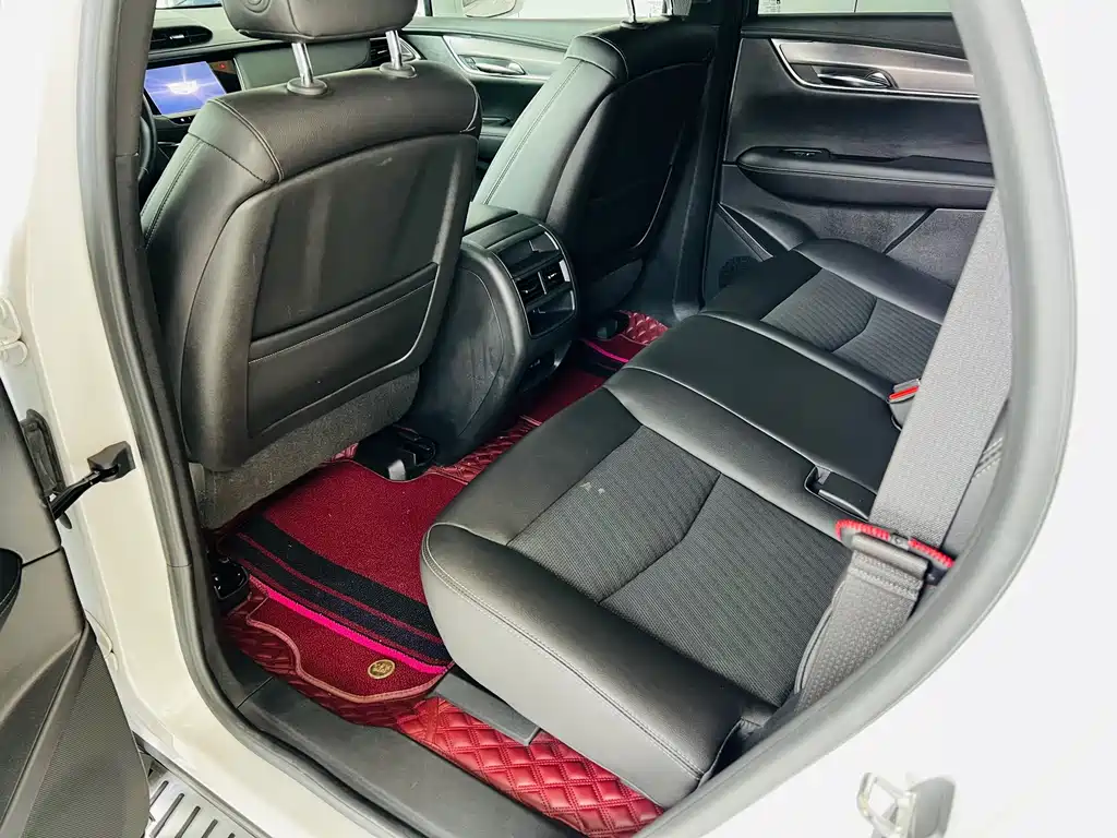 Cadillac XT5 2019 — фото 10
