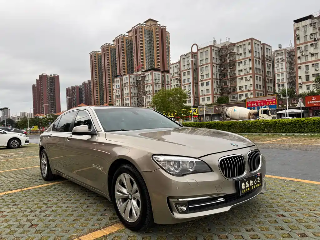BMW 7 Series 2012 — фото 3