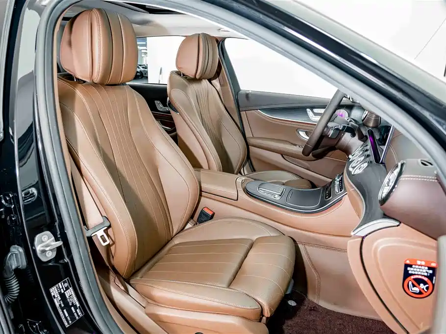 Mercedes-Benz E-Class 2022 — фото 20