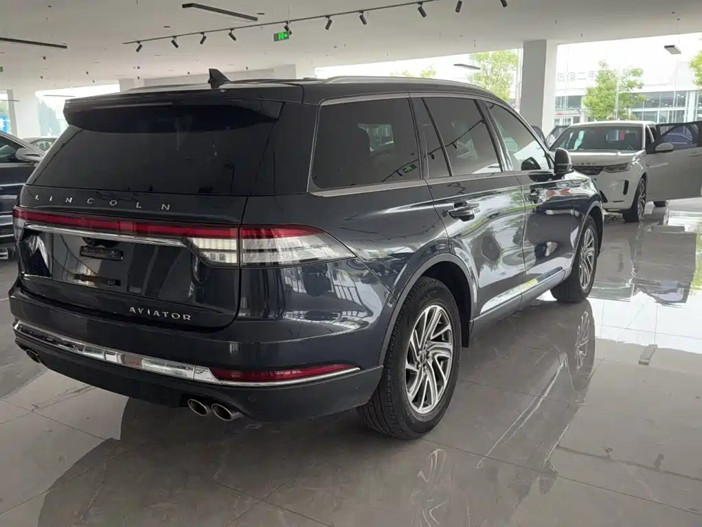 Lincoln Aviator 2021 — фото 12