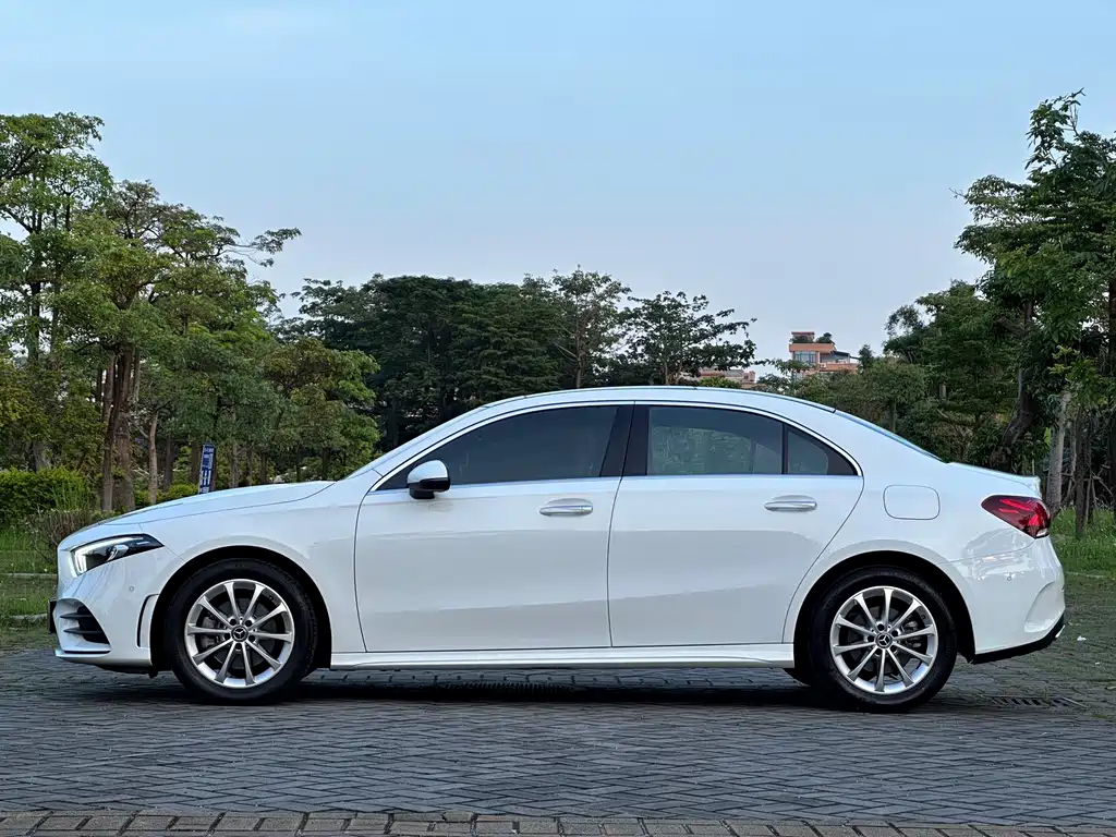 Mercedes-Benz A-Class 2021 — фото 12