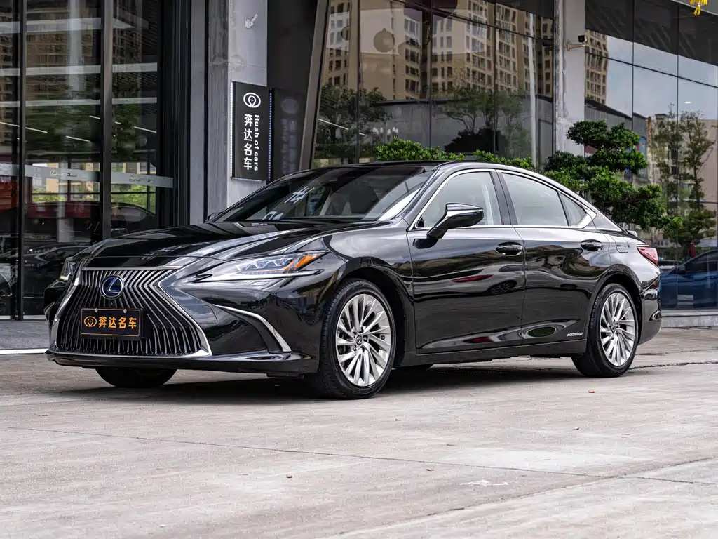 Lexus ES 2020