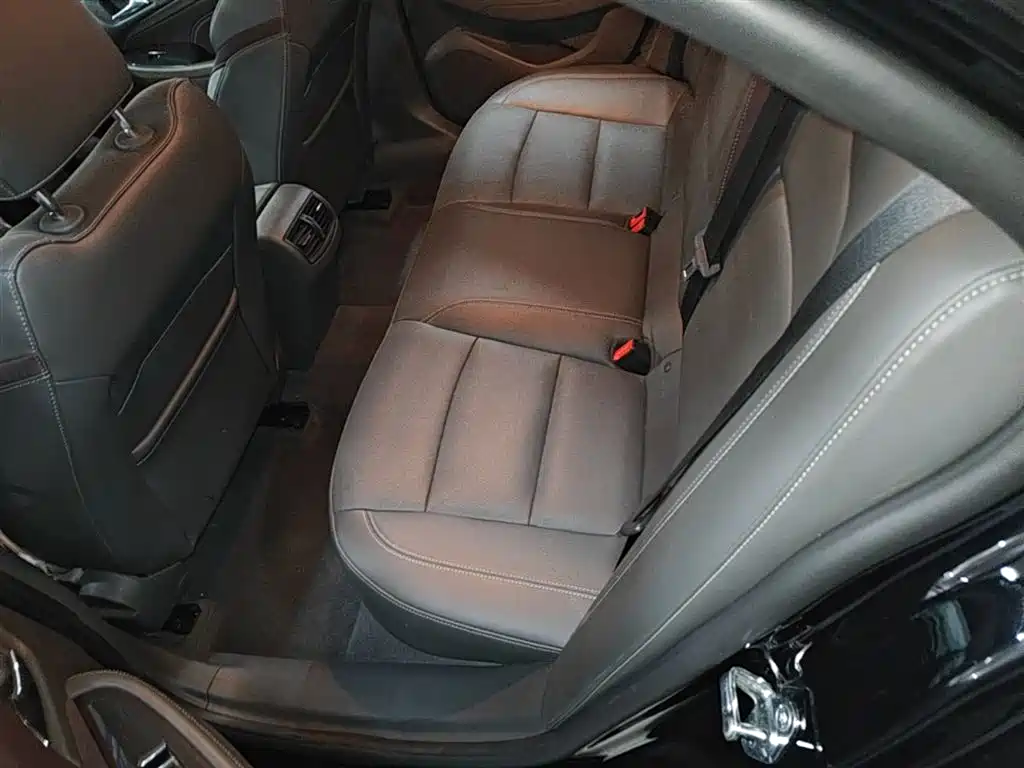Chevrolet Malibu 2018 — фото 17