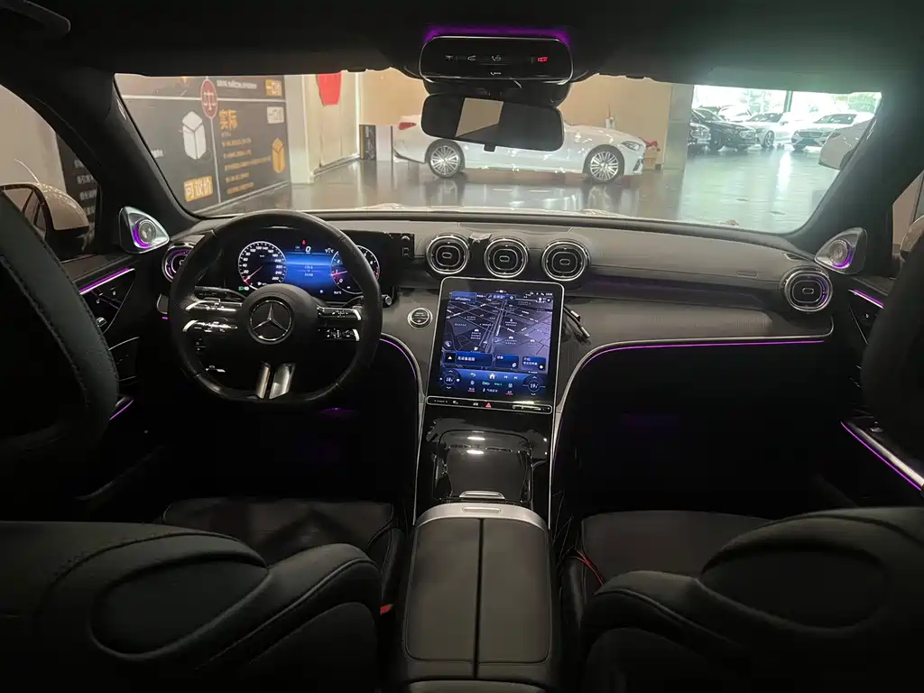 Mercedes-Benz C-Class 2023 — фото 10