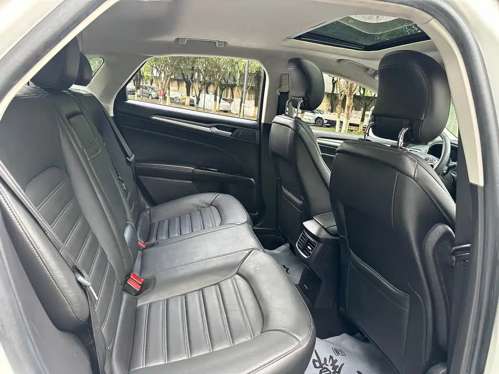 Ford Mondeo 2015 — фото 12