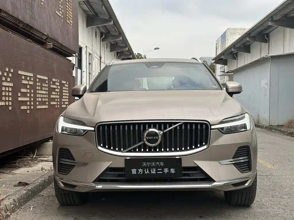 Volvo XC60 2025 — фото 10