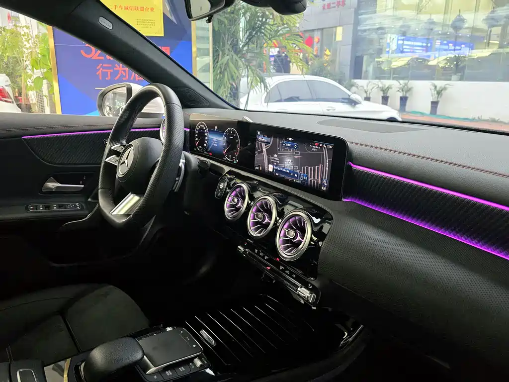 Mercedes-Benz A-Class 2023 — фото 10