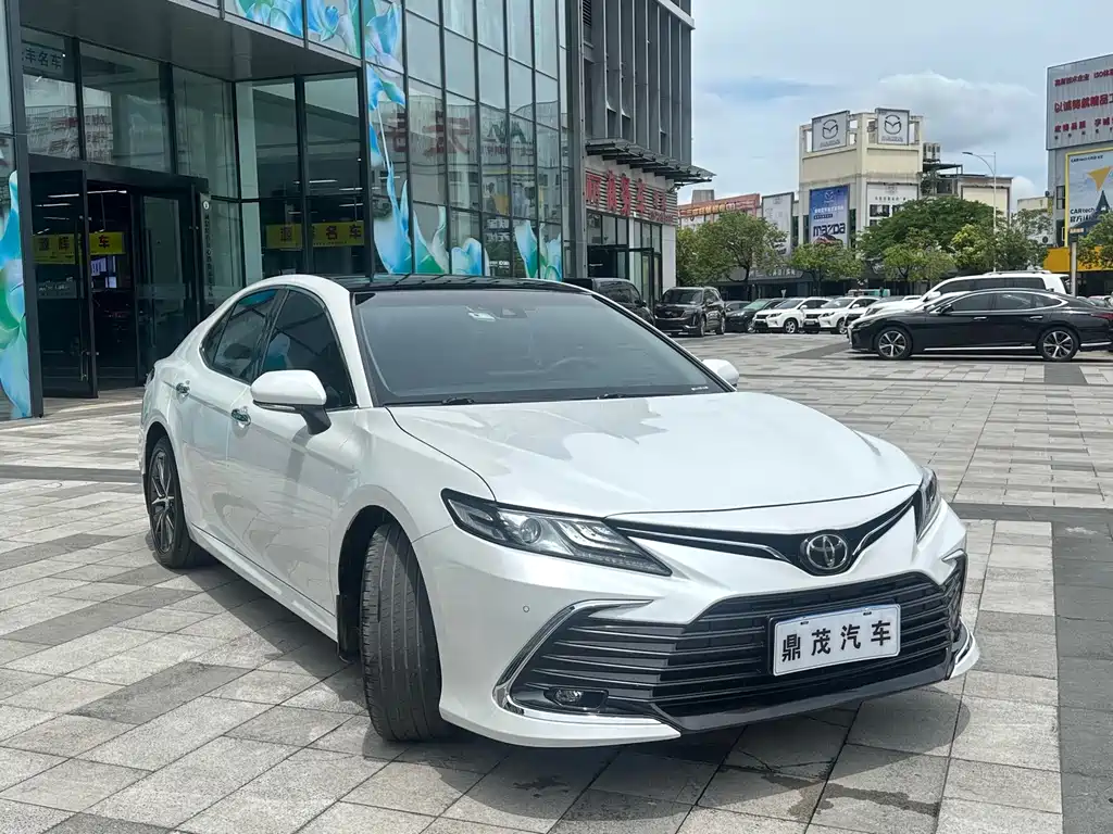 Toyota Camry 2021