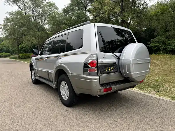 Mitsubishi Pajero 2011