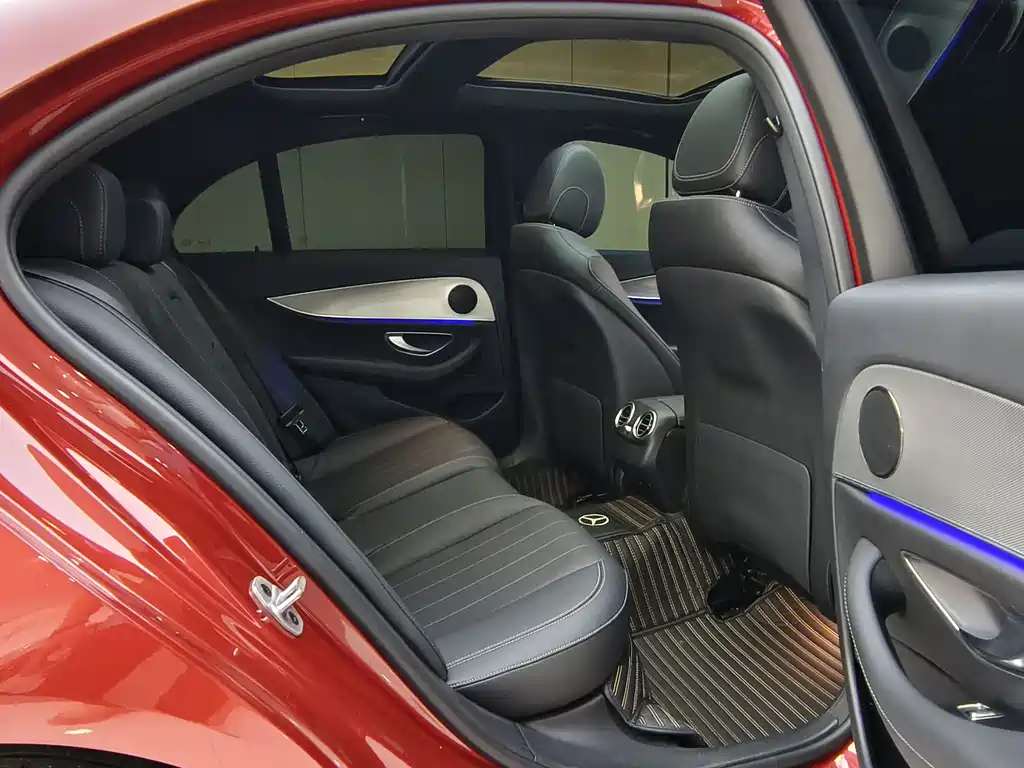 Mercedes-Benz E-Class 2019 — фото 12