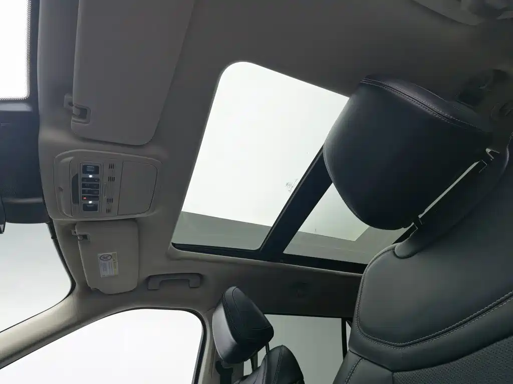 Ford Explorer 2022 — фото 14