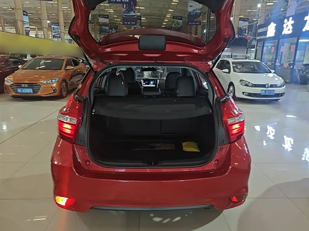 Toyota Yaris L 2018 — фото 19