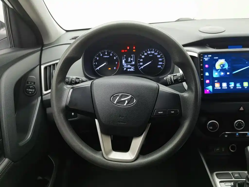 Hyundai ix25 2015 — фото 11