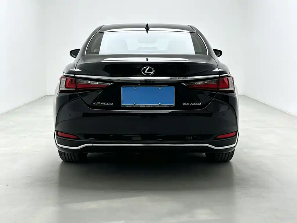Lexus ES 2023 — фото 2