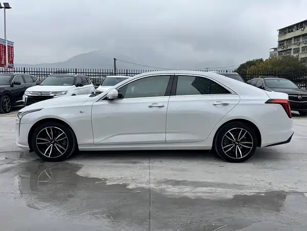 Cadillac CT4 2023