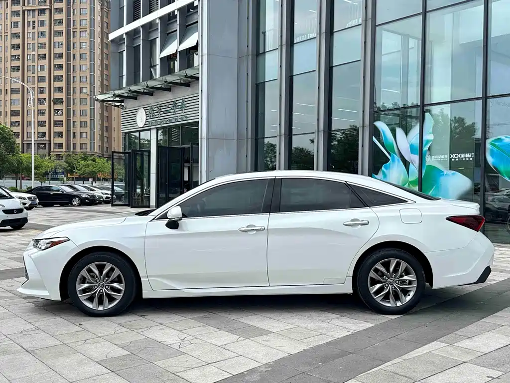 Toyota Avalon 2021 — фото 3