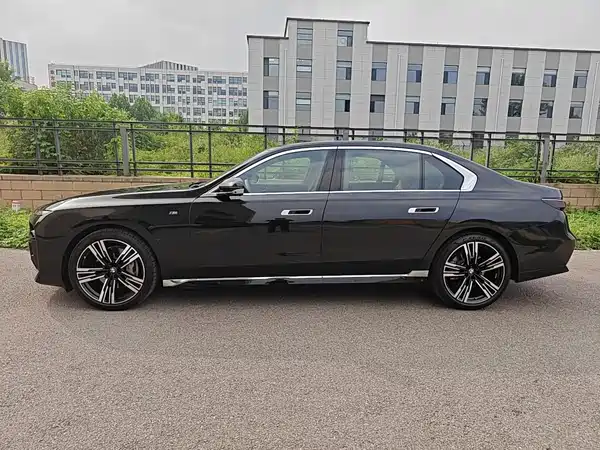 BMW 7 Series 2025