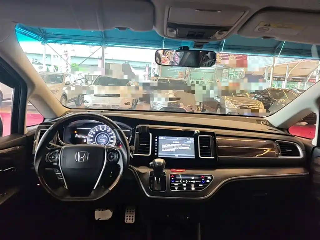 Honda Elysion 2017 — фото 10