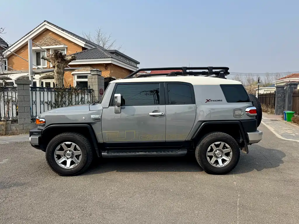 Toyota FJ Cruiser 2019 — фото 4