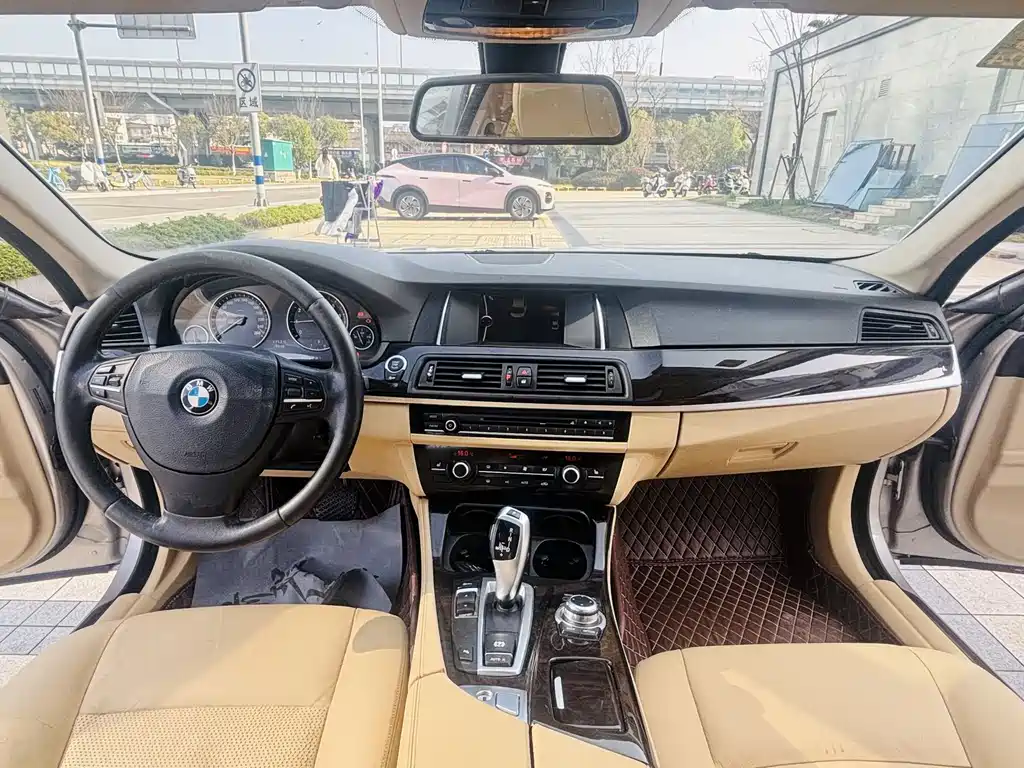 BMW 5 Series 2014 — фото 22