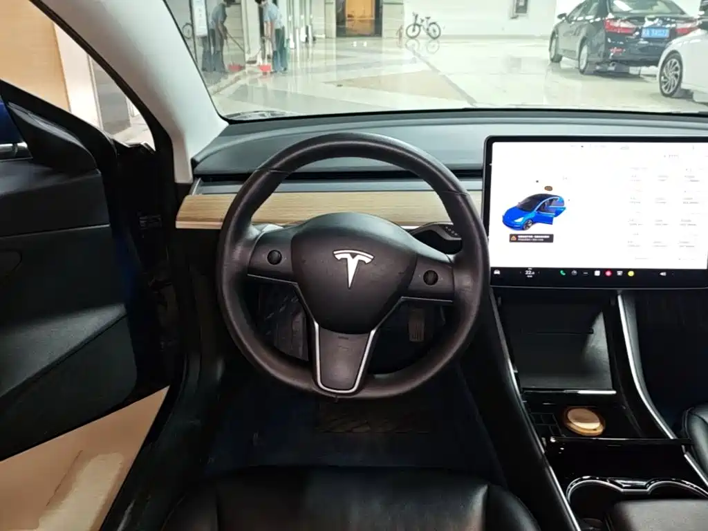 Tesla Model 3 2019 — фото 11