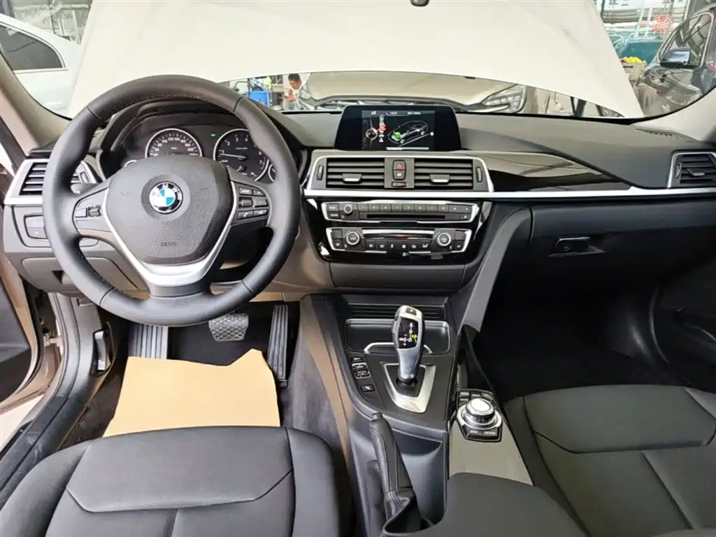 BMW 3 Series 2016 — фото 10