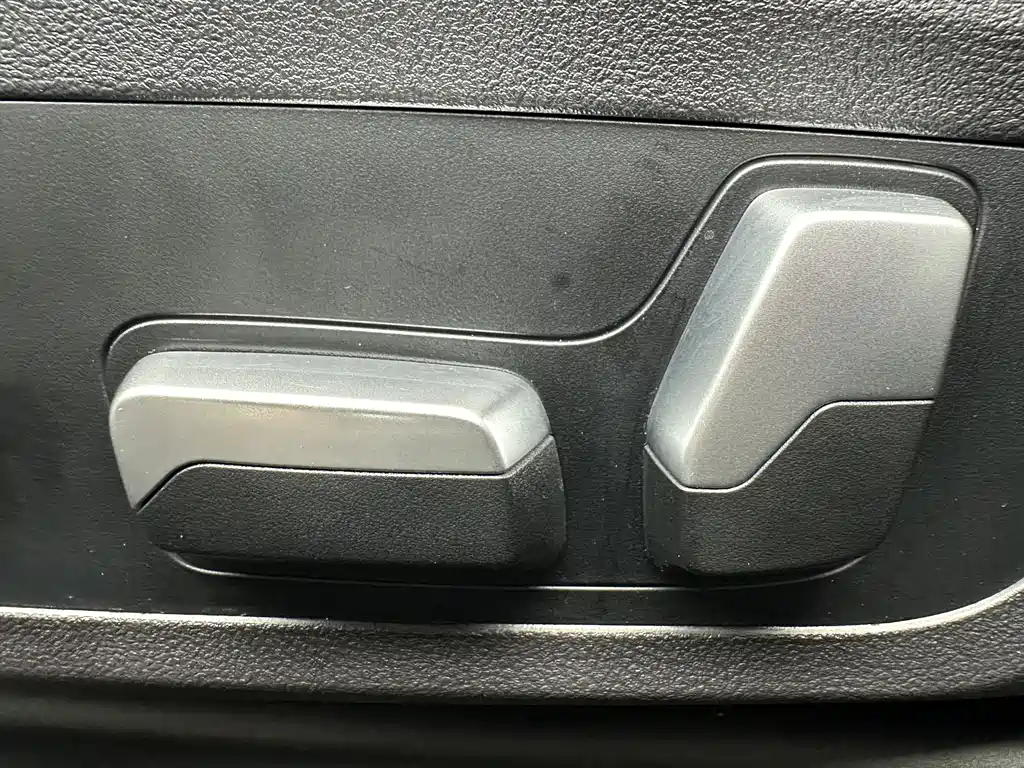 BMW 3 Series 2023 — фото 12