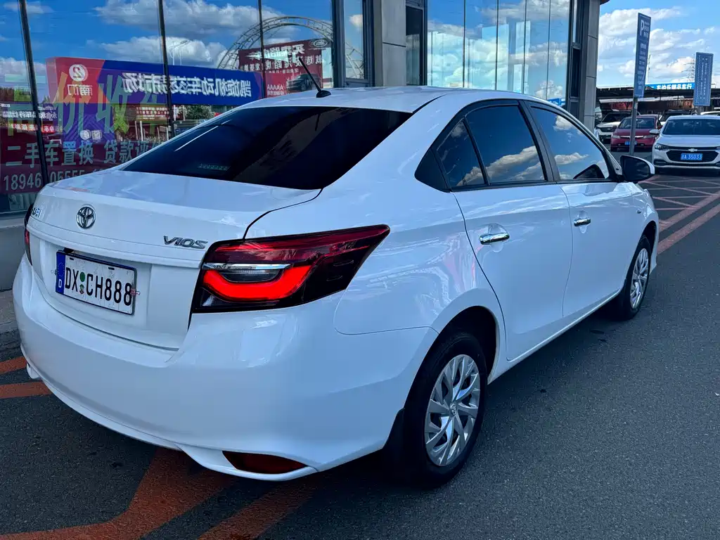 Toyota Vios 2022 — фото 7