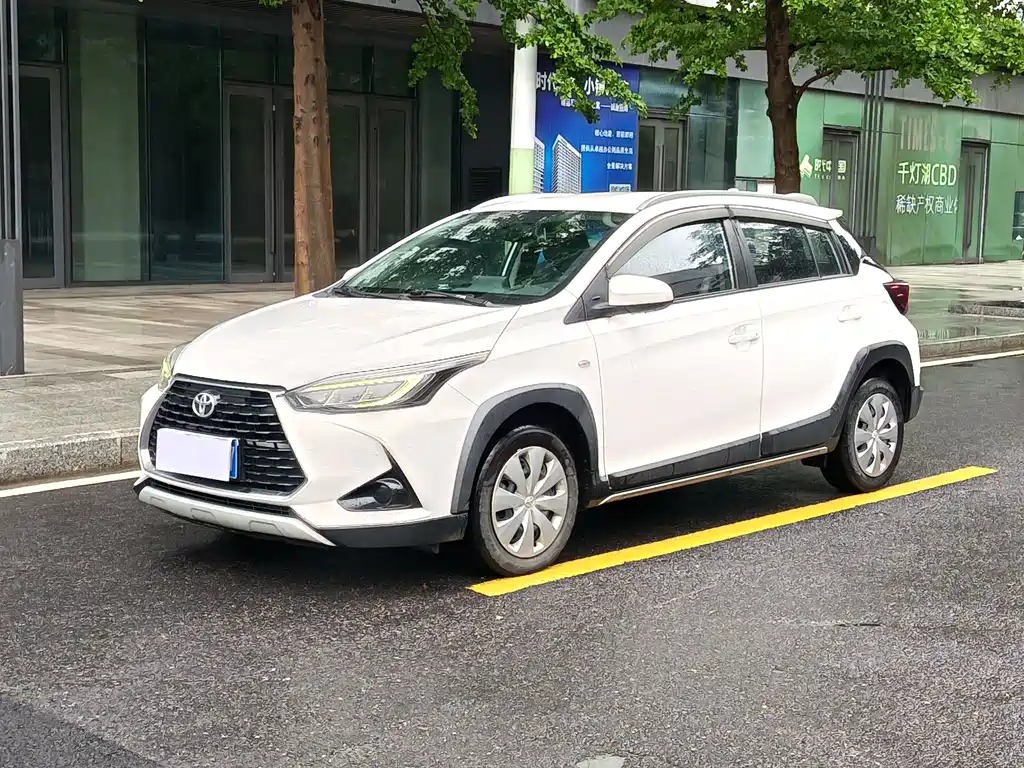 Toyota Yaris L 2019 — фото 1
