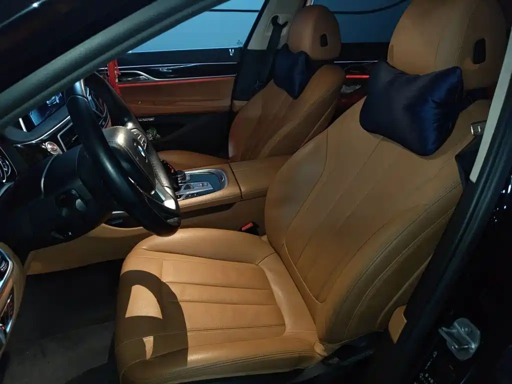 BMW 7 Series 2017 — фото 12