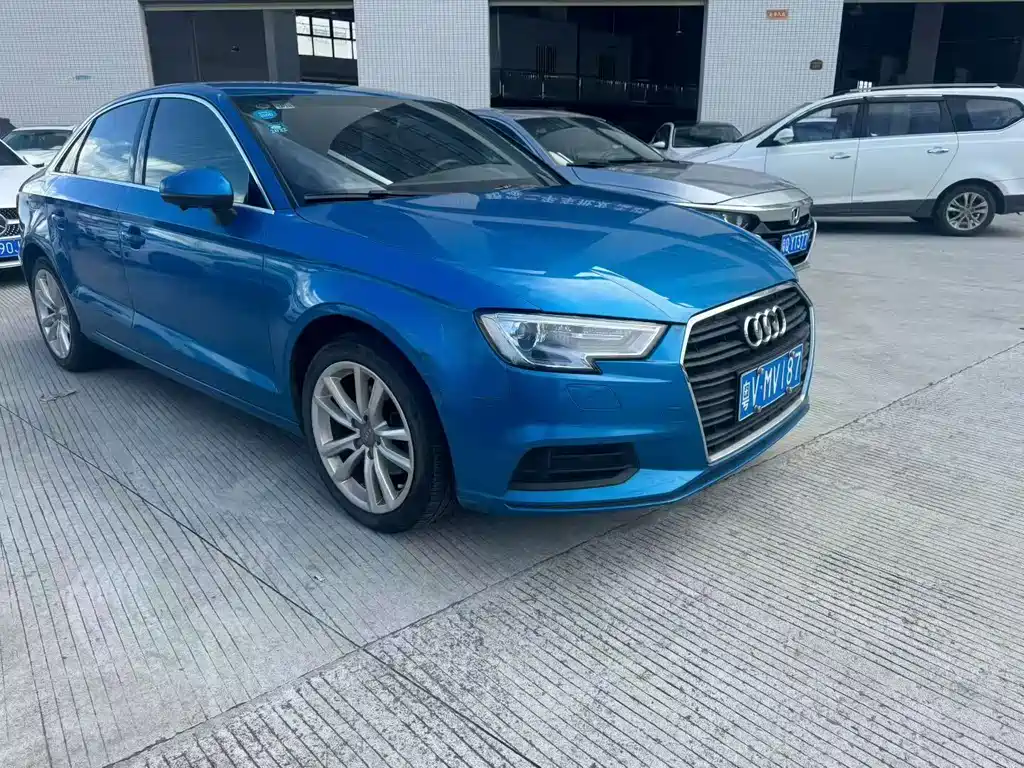Audi A3 2018 — фото 3