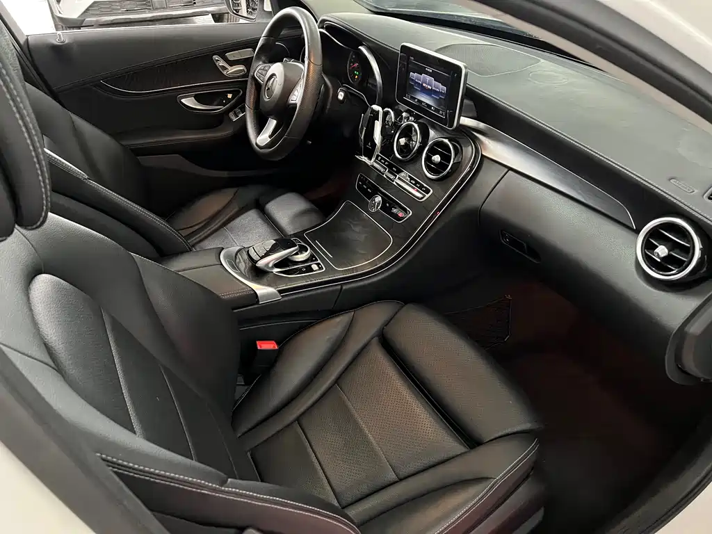 Mercedes-Benz C-Class 2017 — фото 23
