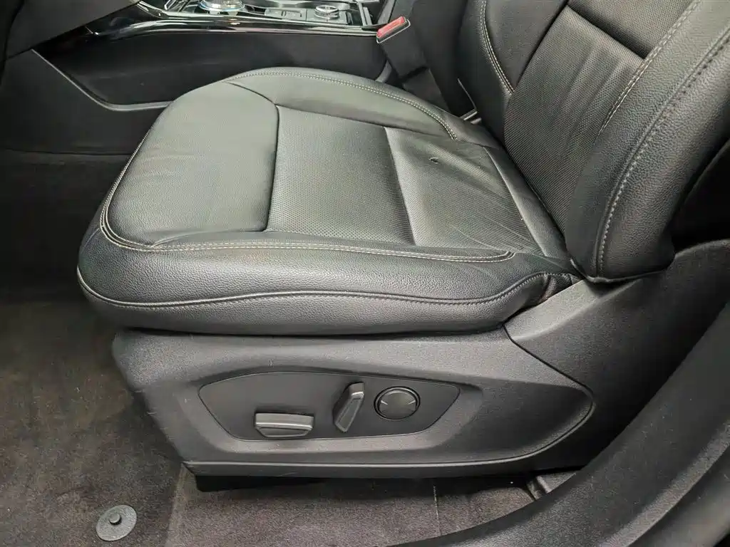 Ford Explorer 2020 — фото 20