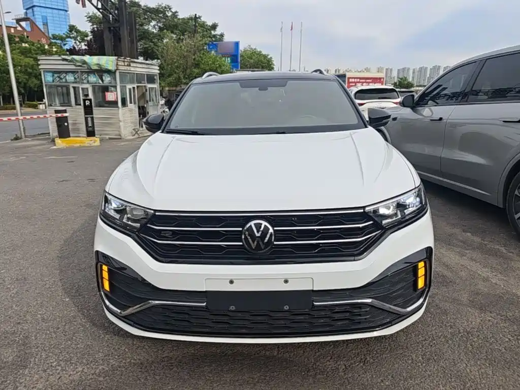 Volkswagen T-Roc 2023 — фото 3