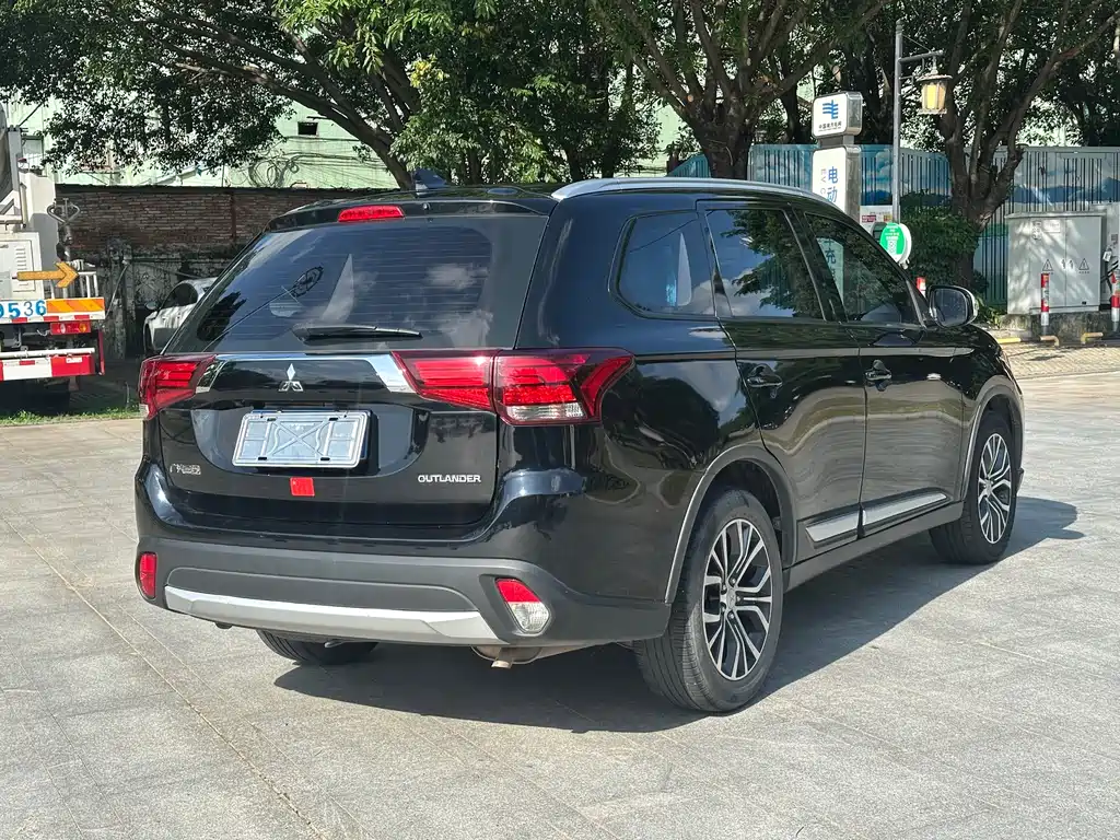 Mitsubishi Outlander 2018