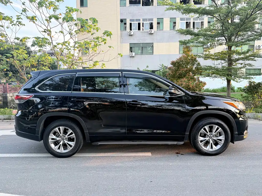 Toyota Highlander 2017 — фото 11