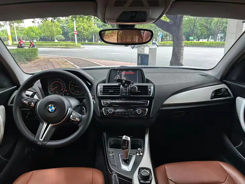 BMW 1 Series 2015 — фото 9