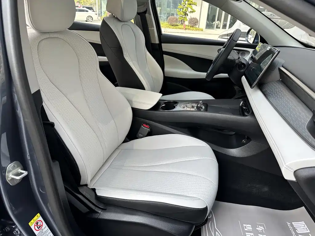 BYD Seal 05 DM-i 2025 — фото 7