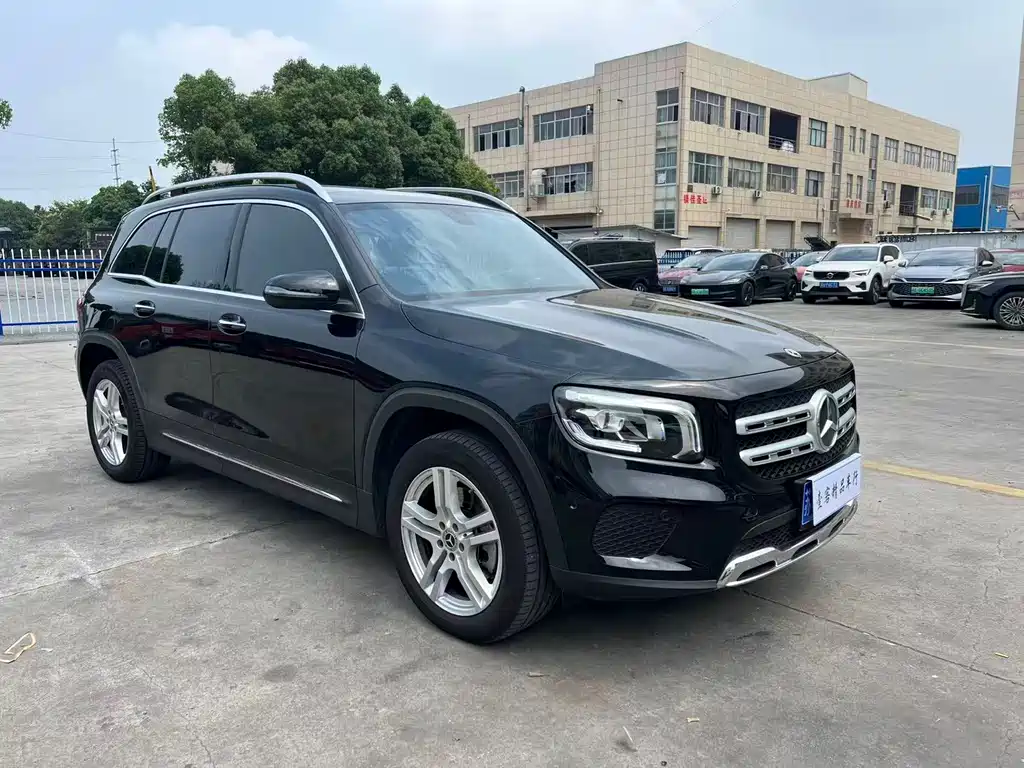 Mercedes-Benz GLB 2023 — фото 3