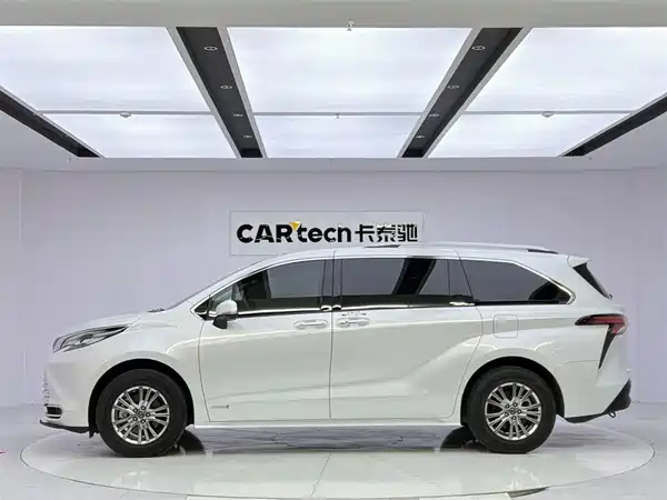 Toyota Sienna 2023