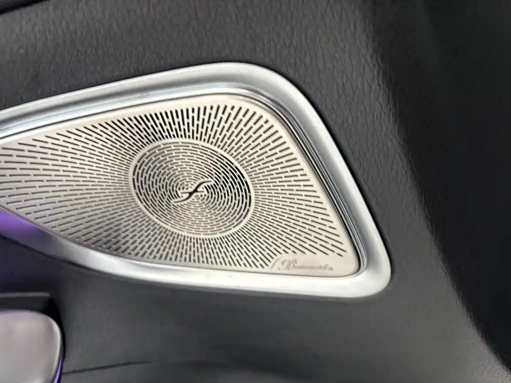 Mercedes-Benz C-Class 2025 — фото 11