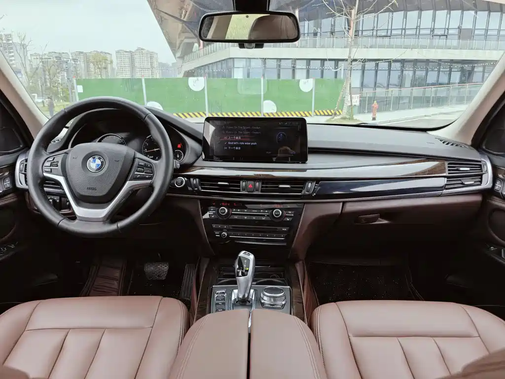 BMW X5 2017 — фото 12