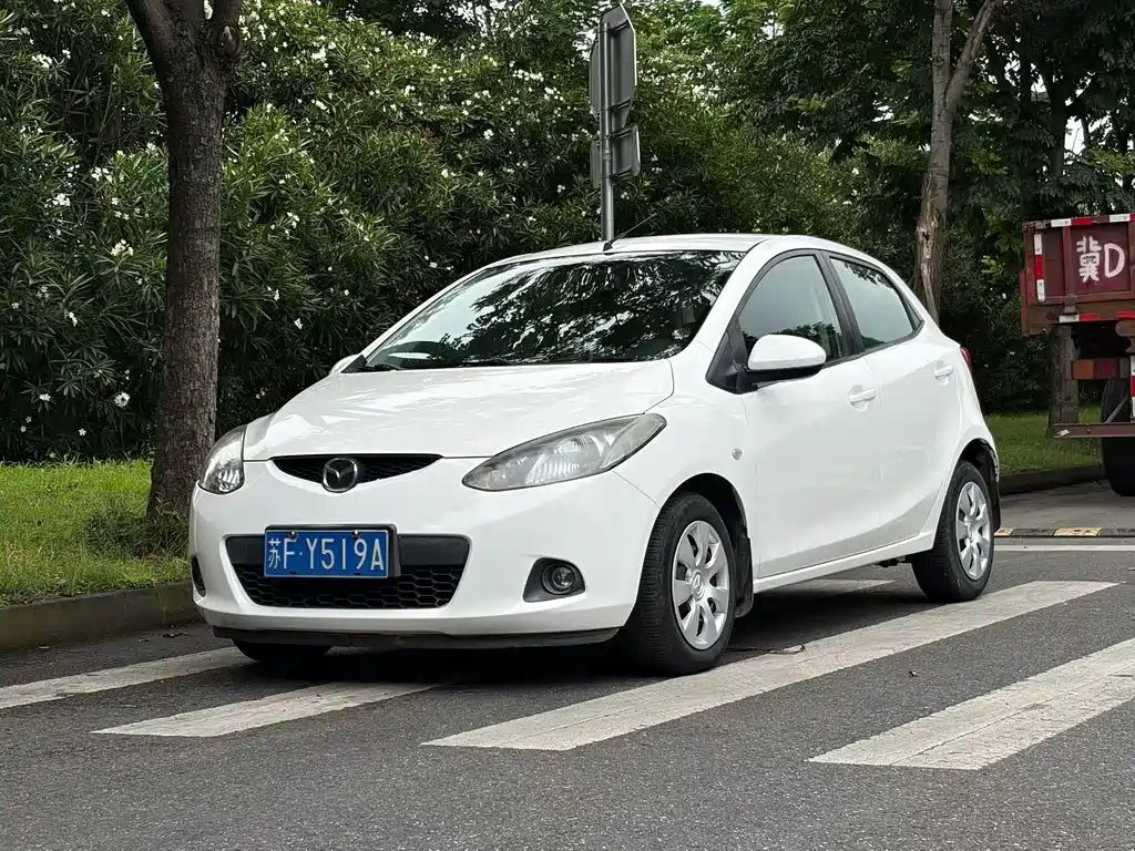 Mazda 2 2010