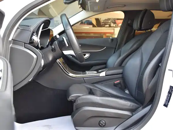 Mercedes-Benz C-Class 2021