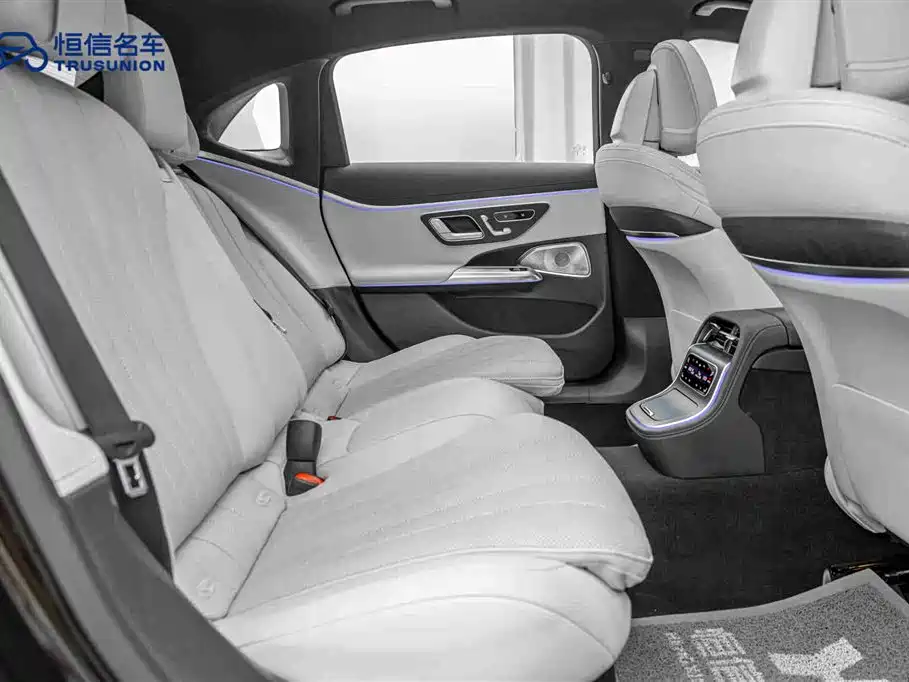 Mercedes-Benz E-Class 2023 — фото 16