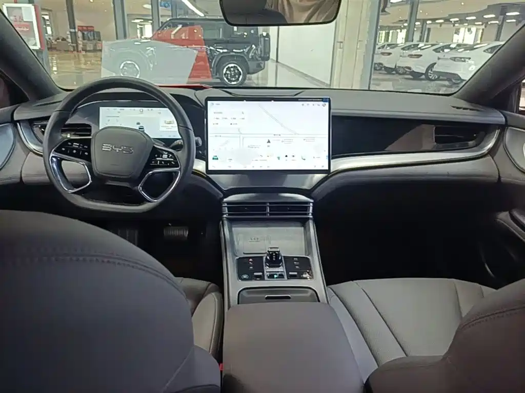 BYD Seal 07 DM-i 2025 — фото 10