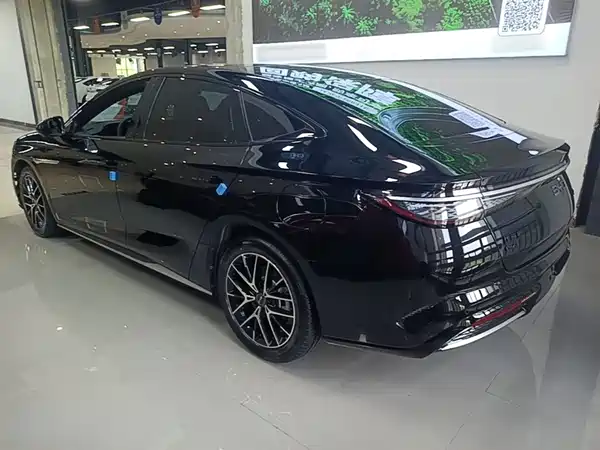 BYD Seal 07 DM-i 2025