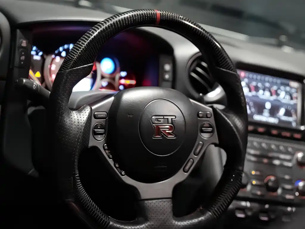Nissan GT-R 2012 — фото 9