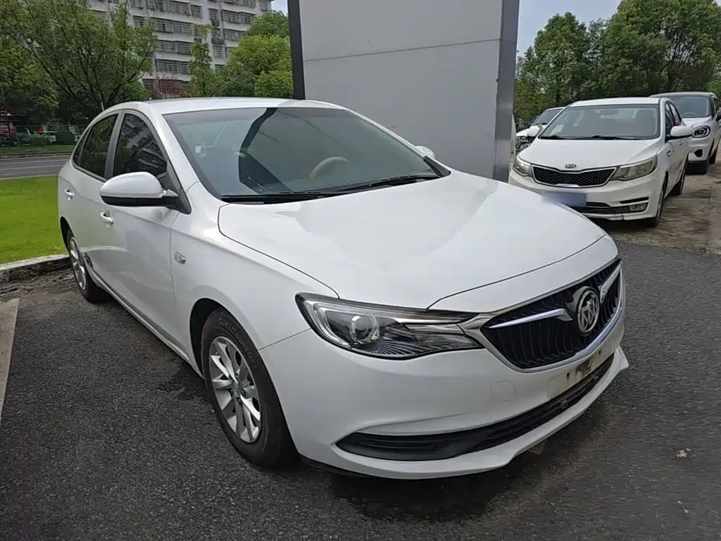 Buick Excelle 2018 — фото 4